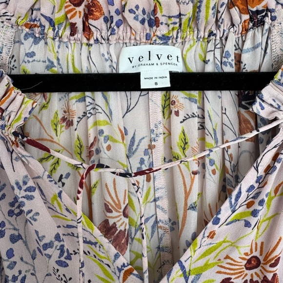 Velvet by Graham & Spencer Floral Blouse - Picture 2 of 3